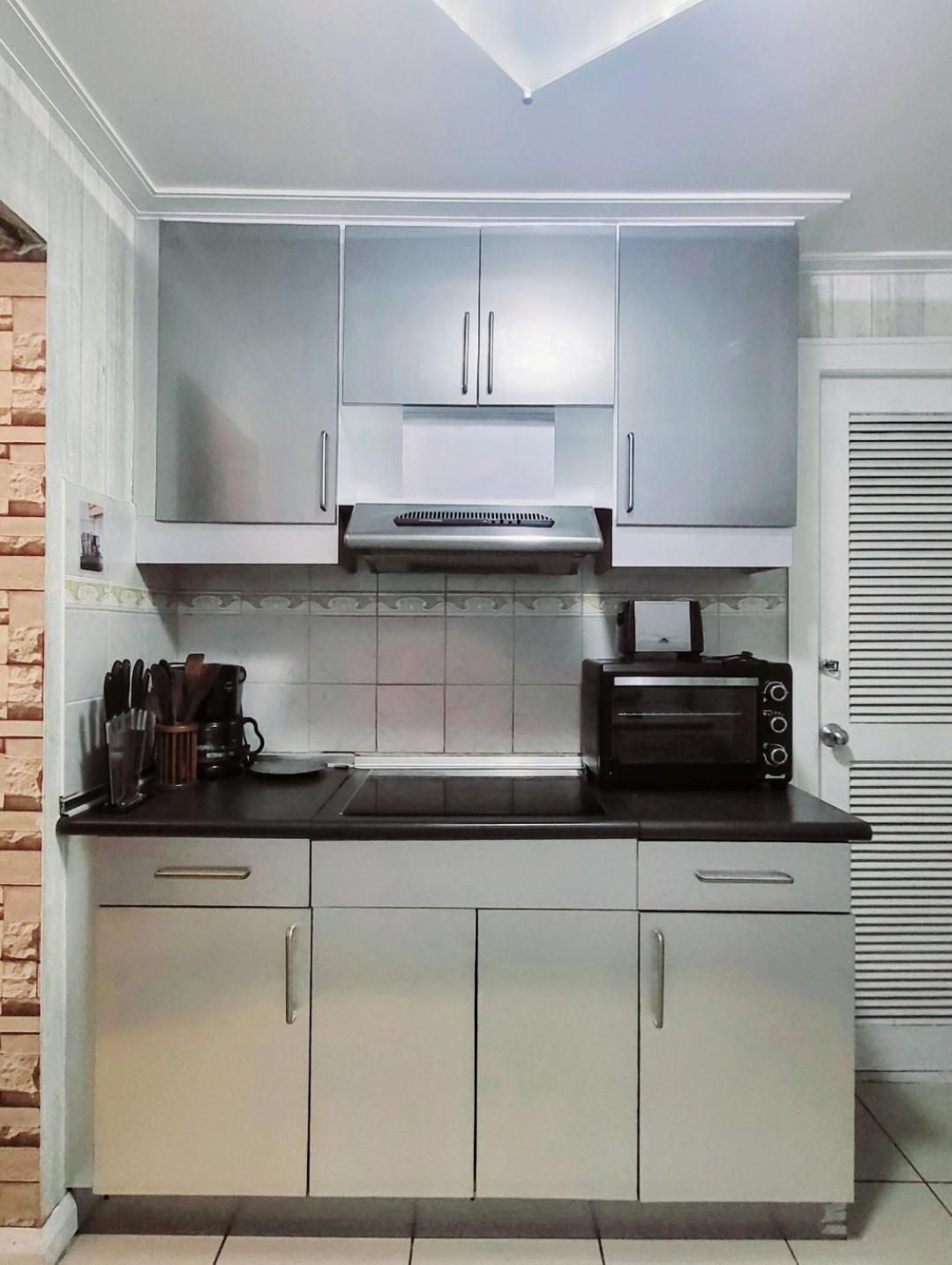67 Sqm. Condo Unit In Robinson Place Residences Μανίλα Εξωτερικό φωτογραφία